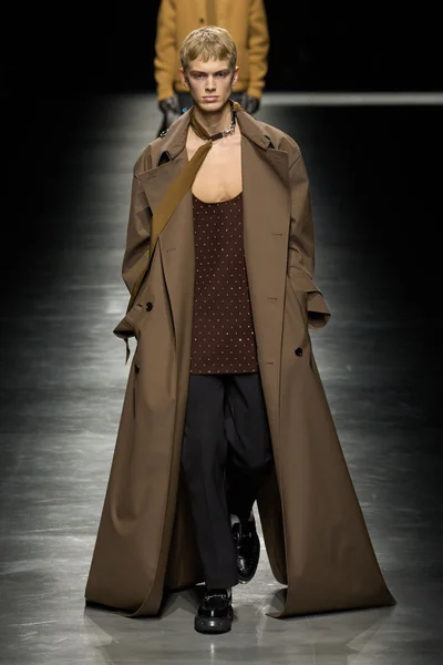 Look 29